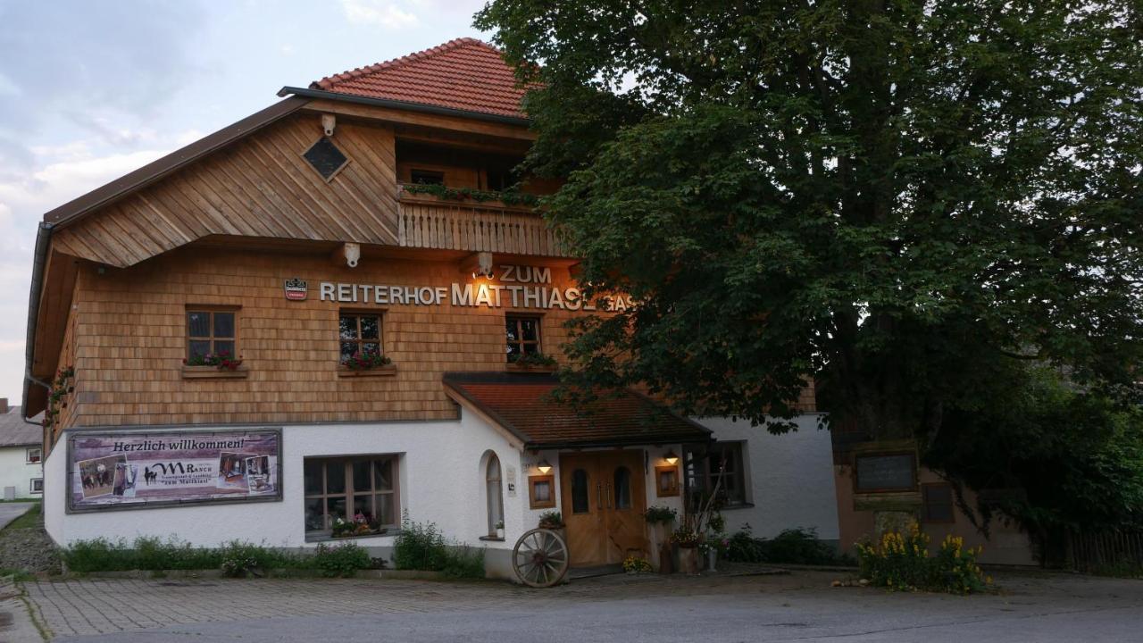 Landhotel Zum Matthiasl Bischofsreut Екстериор снимка